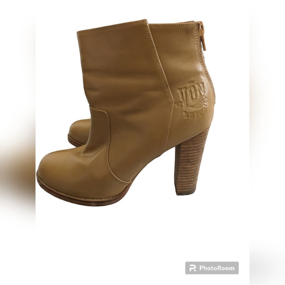 Von Dutch circa 90's boots
